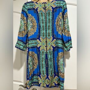 SHELLI SAGAL—VIBRANT BLUE MEDALLION 3/4 SLEEVE SHIFT DRESS